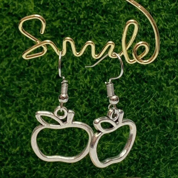 Apple Earring, Teacher Earring, Teacher Appreciation Gift, School Earring, Gift - Picture 3 of 5